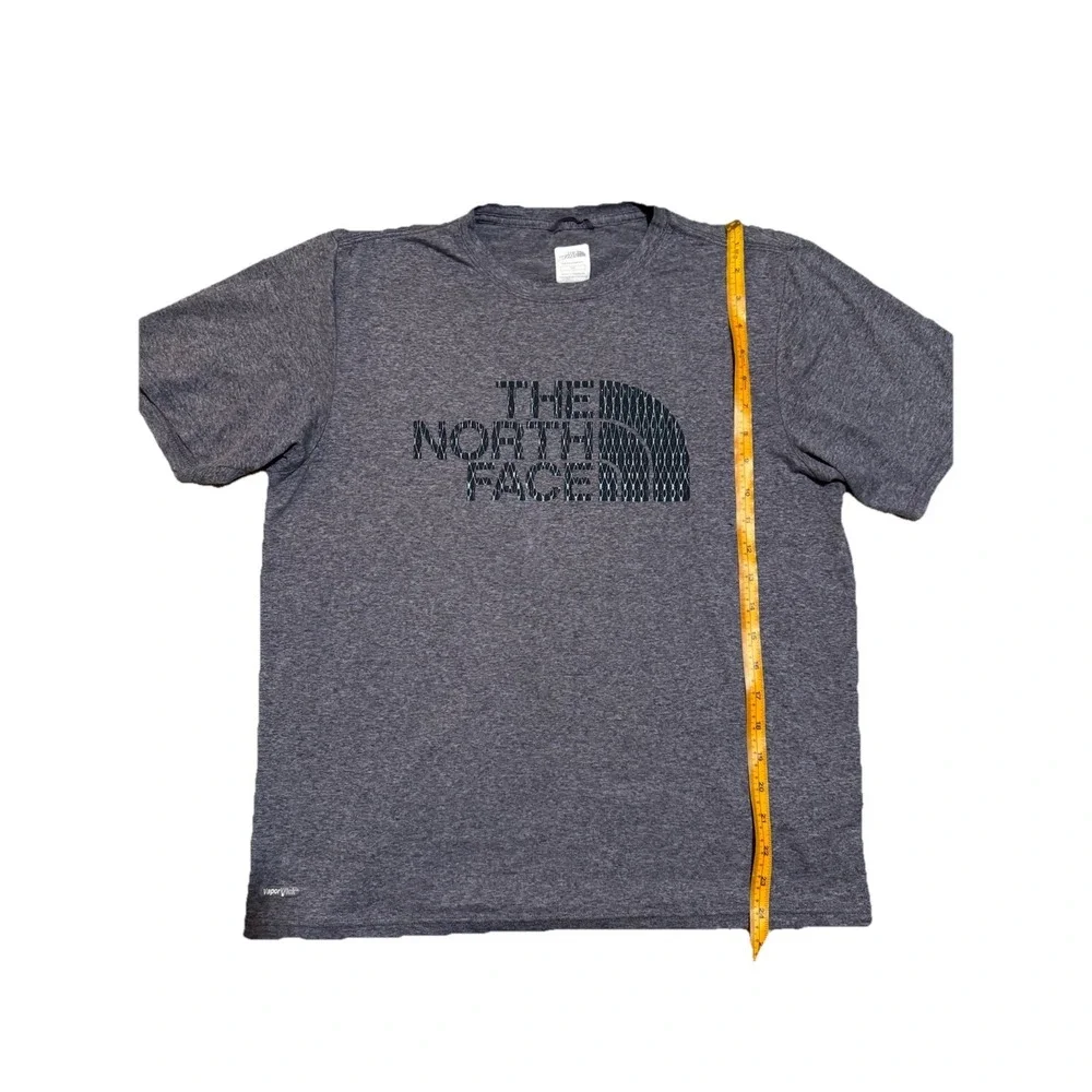 The North Face Vapor Wick Performance T-Shirt Men's Sz Small Active Fit Gray